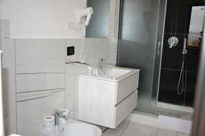Bathroom - Park Hotel (Isola di Capo Rizzuto)