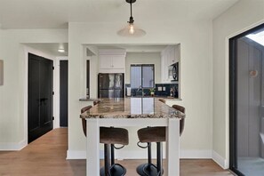 Fridge, microwave, oven, stovetop - Pick of the Pines Pinehurst (Pinehurst)