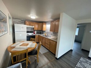 Dining - Seward Downtown Suites

 (Seward)