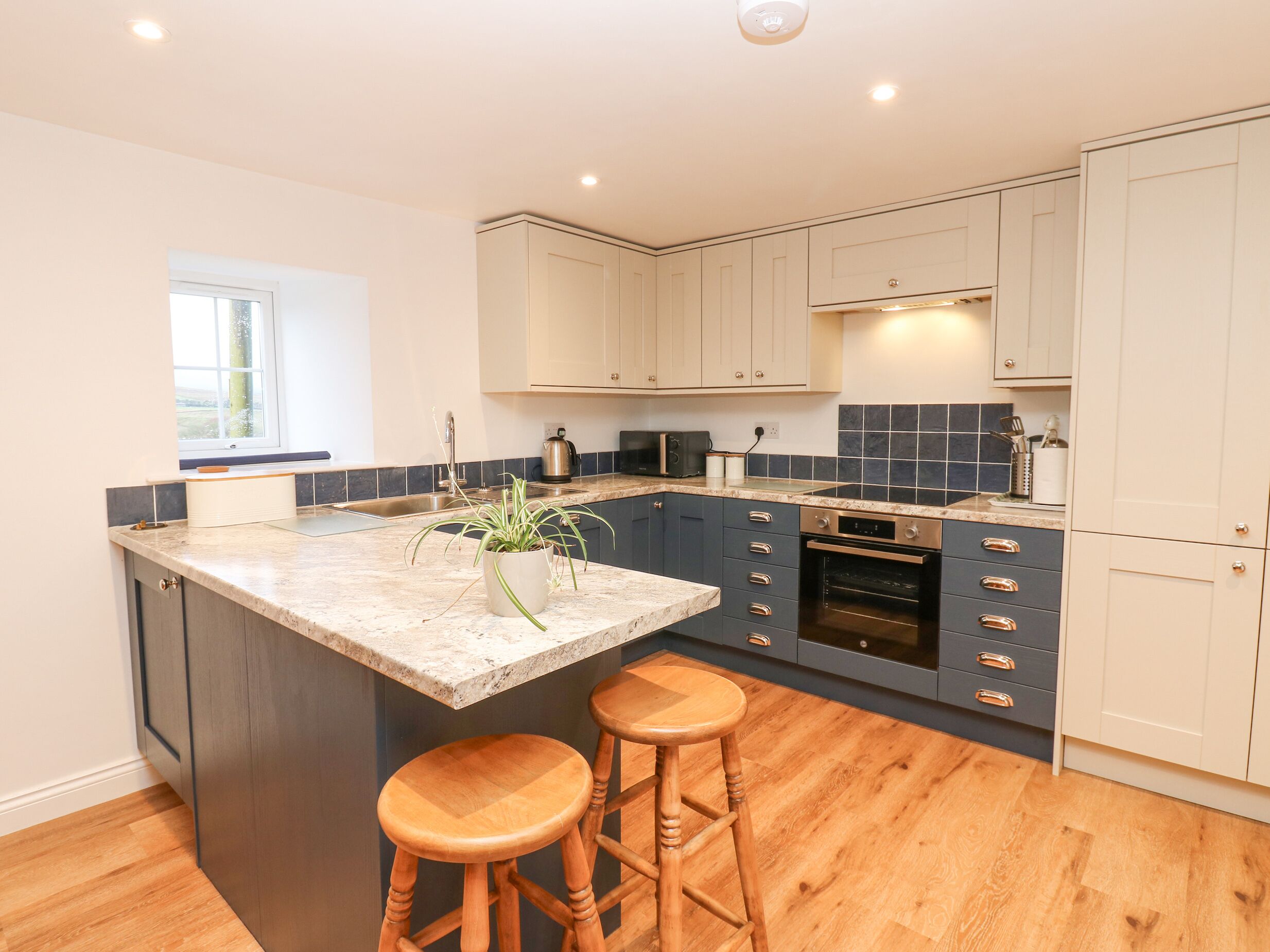 Fridge, dishwasher, electric kettle, toaster