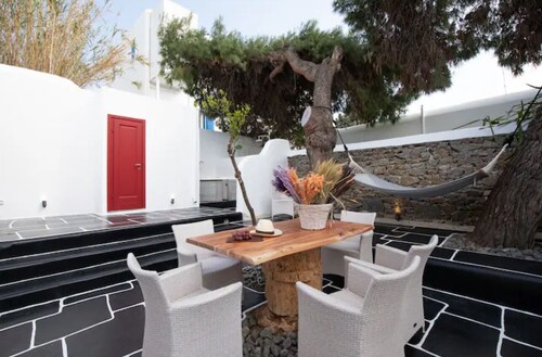 Spitarona Town House - Largest Villa in the Center