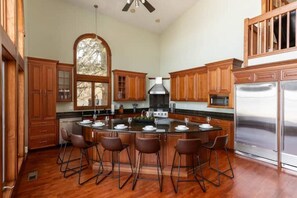 Private kitchen - GameRooms, HotTub, Sand Beach at Lakeshore Retreat (Cadillac)