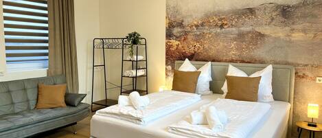 2 bedrooms, desk, travel cot, free WiFi