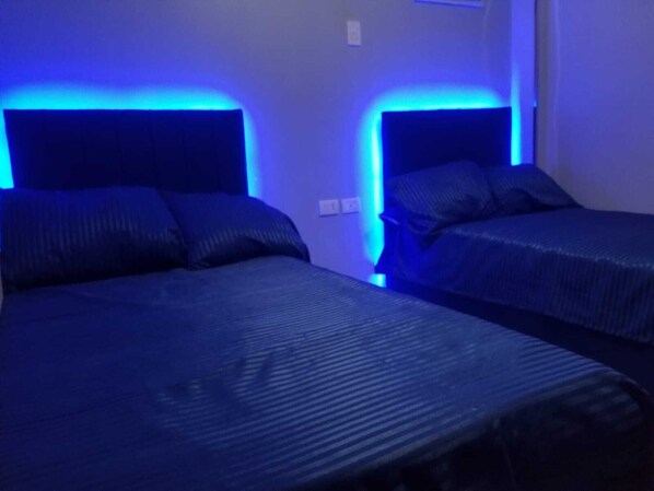 2 bedrooms, iron/ironing board, WiFi, bed sheets - Secure : Handcrafted Furniture with garden view 22 minutes to the airport (Cairo)