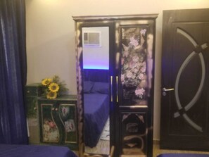 2 dormitorios, tabla de planchar con plancha, wifi y ropa de cama