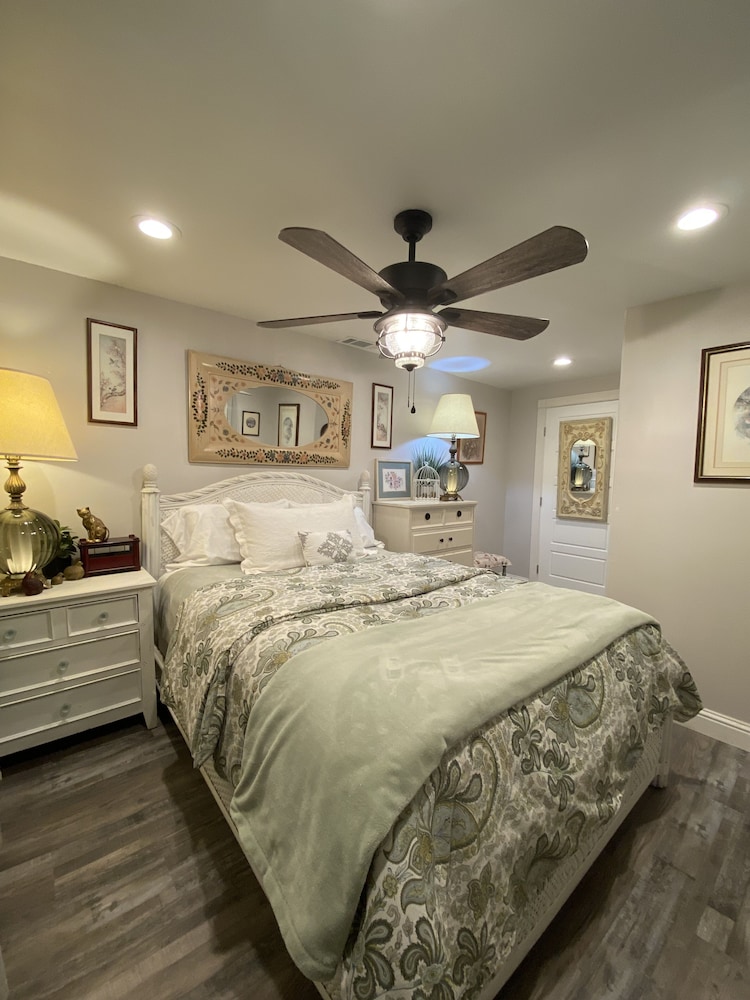 Crawford Cottage Inn at Perry Creek nestled in the Wine country. Fair