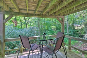 Outdoor dining - Sweet Life at Sugar: Prime location!!  (Sugar Mountain)