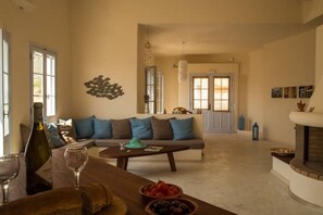 Interior - Sea view Villa 'Avra' @home by the sea! (Santorini)