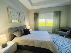 3 室のベッドルーム、アイロン / アイロン台、WiFi、ベッドシーツ