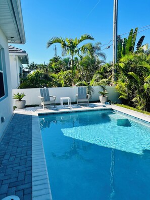 Pool - Newly built 3-bdrm house in beautiful Naples with private saltwater heated pool (Naples)