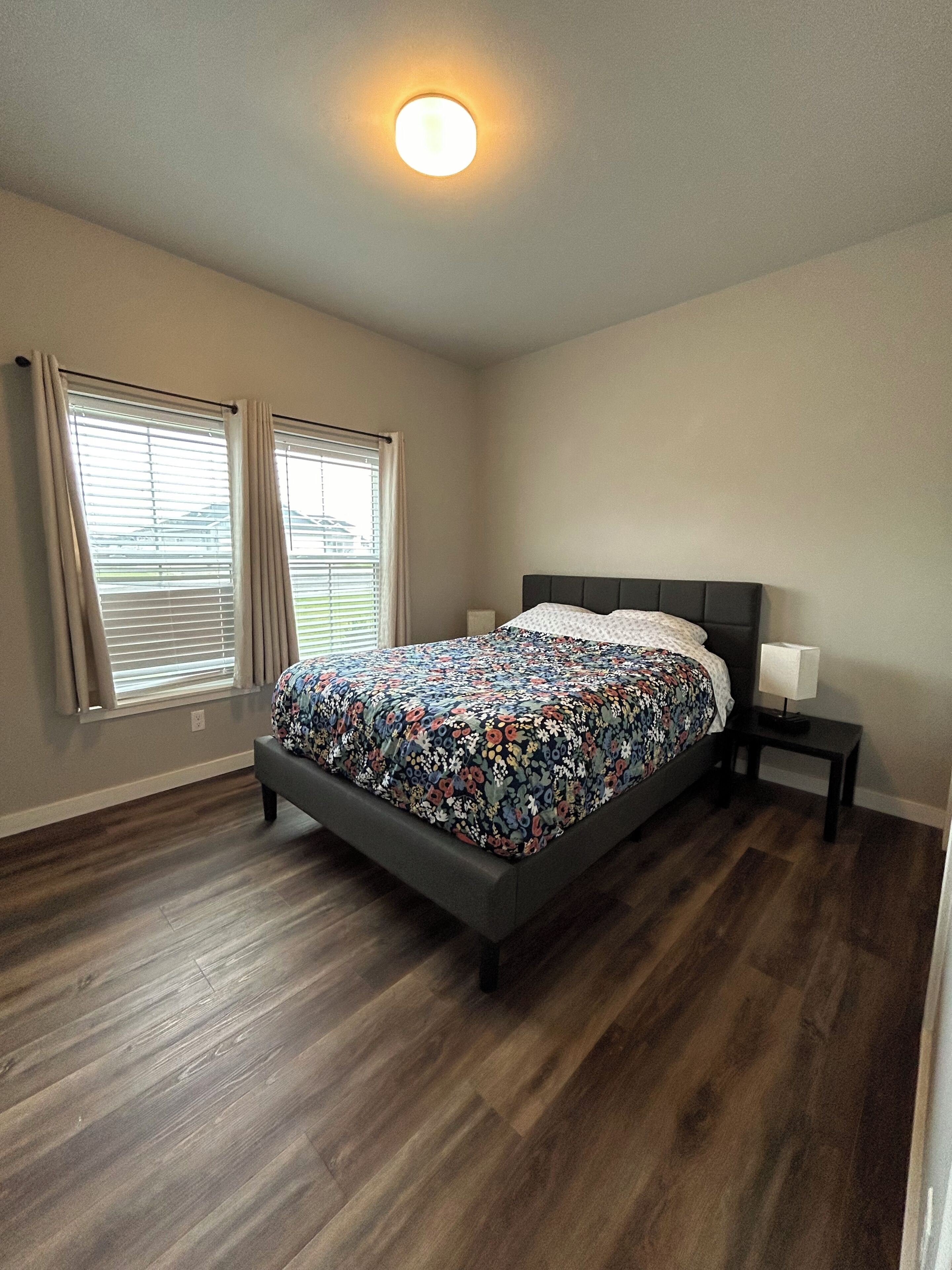 Clean new  3 bedroom home fully fenced yard 