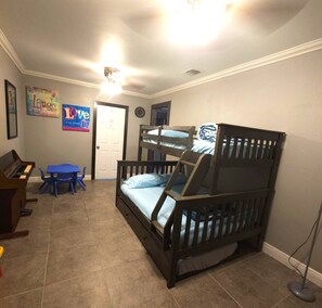 3 chambres, bureau, lit parapluie, Wi-Fi gratuit