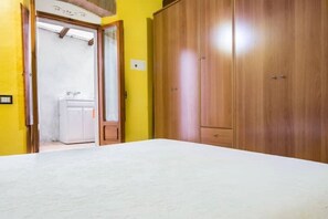 1 habitación y caja de seguridad en la habitación 