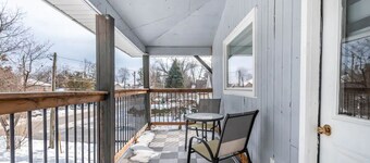 Cozy Cottage Across Lake Simcoe