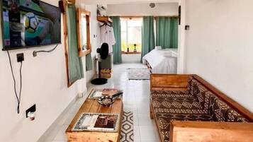 Cobertura presidencial, 1 quarto, piscina particular, vista para a praia | 1 quarto, cofres nos quartos, individualmente decorados