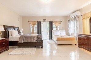 4 habitaciones, escritorio, tabla de planchar con plancha y wifi gratis