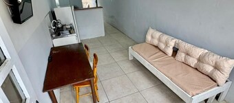 Kitnet no Cassino com Ar Condicionado