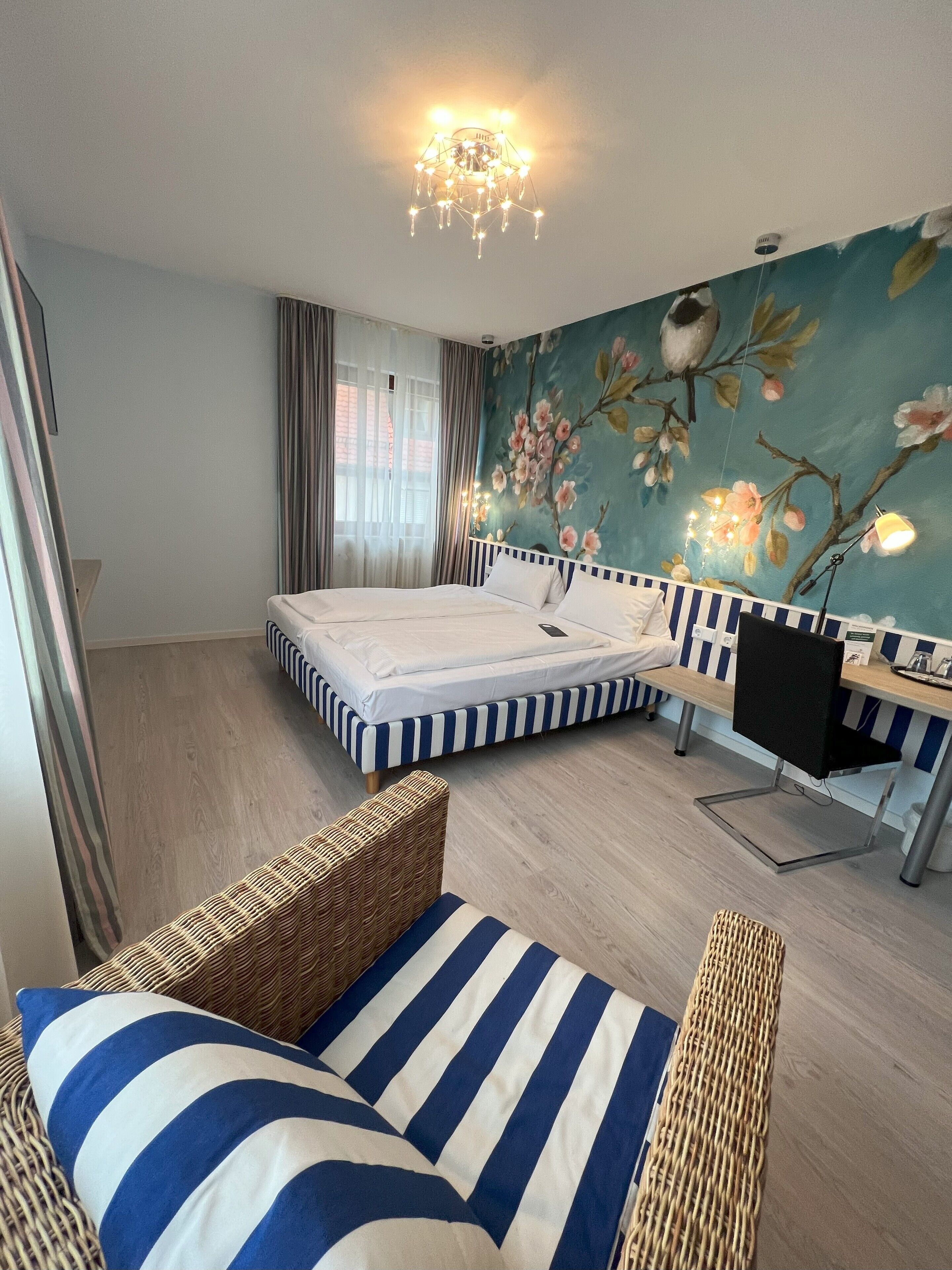 Klassieke tweepersoonskamer | Een kluis op de kamer, individueel gedecoreerd, individueel gemeubileerd