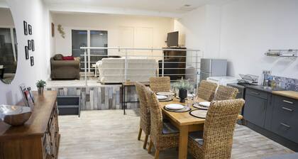 Loft chaleureux en face du Beffroi - centre-villeParkings gratuits à proximité