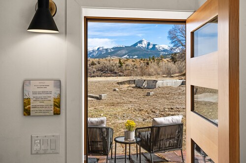 NEW River Island Retreat, unique industrial style modern on the Yellowstone