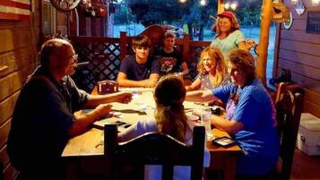 Bar (in der Unterkunft)