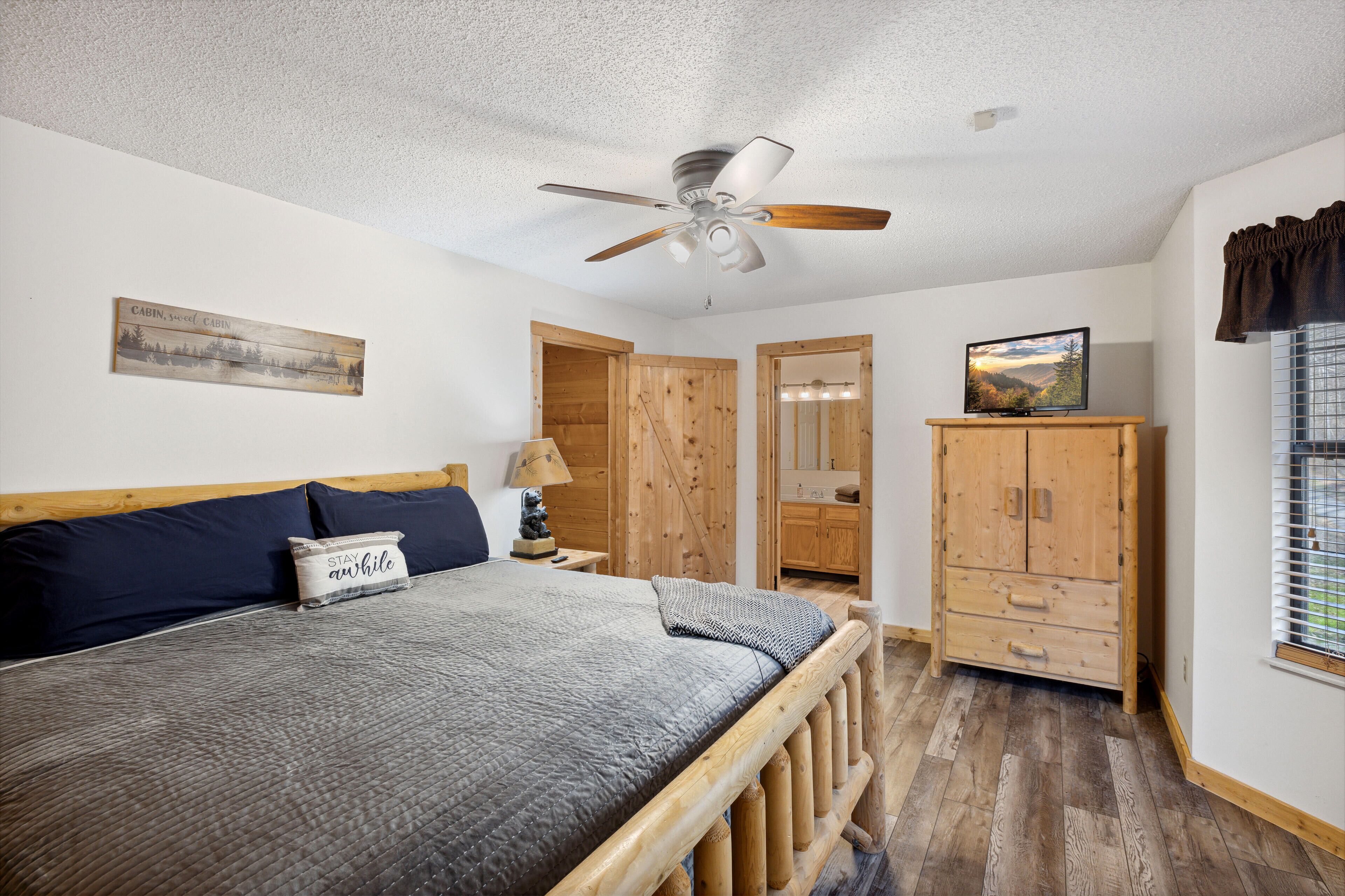 Wygelias Hidden Gem 2 bd family cabin Townsend