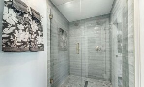 Hårtørrer, håndklæder, Sæbe, Shampoo