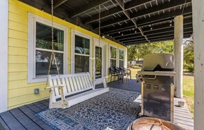Terrace/patio - Lakefront Retreat Private Dock and Bonus Guest House (Quinlan)