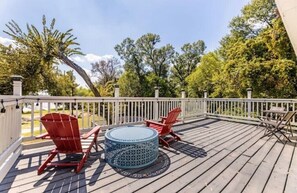 Terrace/patio - Lakefront Retreat Private Dock and Bonus Guest House (Quinlan)