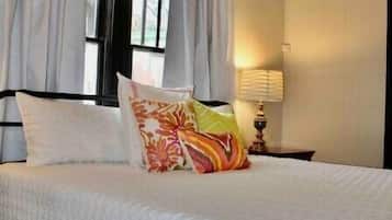 6 bedrooms, desk, iron/ironing board, free WiFi
