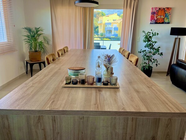 Dining - Logement Spacieux Pour des Vacances Sereine (Calvi)