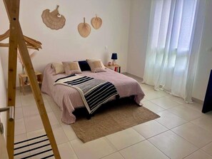 3 bedrooms, iron/ironing board, travel crib, free WiFi