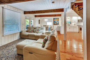 House, Multiple Beds (Paradiso Al Mare Beach House) | Living area - Paradiso Al Mare Beach House (Treasure Island)