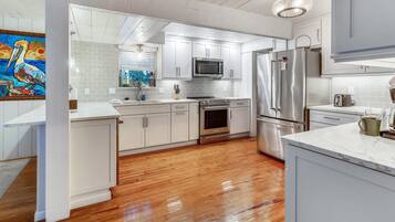 House, Multiple Beds (Paradiso Al Mare Beach House) | Private kitchen | Oven, toaster