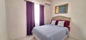 2 bedrooms, WiFi, bed sheets - Safe & Spacious 2 BR Apt, Budget Friendly on South
(Oistins)