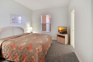 Condo, 1 King Bed with Sofa bed (Amadeus 2) | 1 bedroom, WiFi