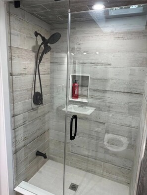 Towels, soap, shampoo, toilet paper