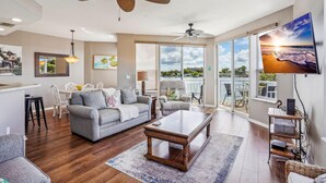 Condo, 1 cama King size (Amadeus 5) | Área de sala de estar