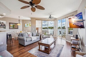 Condo, 1 King Bed (Amadeus 5) | Living area