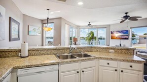Condo, 1 cama King size (Amadeus 5) | Cocina privada