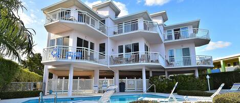 Apartment, 1 King-Bett und Schlafsofa (Amadeus 7) | Aussenbereich