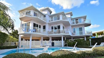 Condo, 1 King Bed with Sofa bed (Amadeus 7) | Exterior