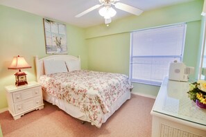 2 bedrooms, WiFi - Amadeus 9 (Treasure Island)