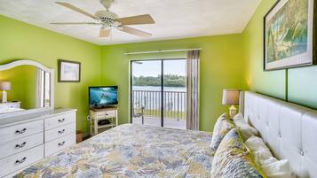 Condo, 1 King Bed with Sofa bed (Bayshore Yacht & Tennis 216) | 2 bedrooms, WiFi