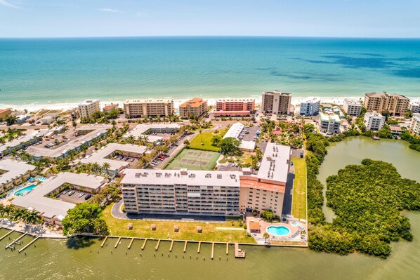 Condo, 1 Katil Ratu (Queen) dengan Katil Sofa (Bayshore Yacht & Tennis 314) | Bahagian luar