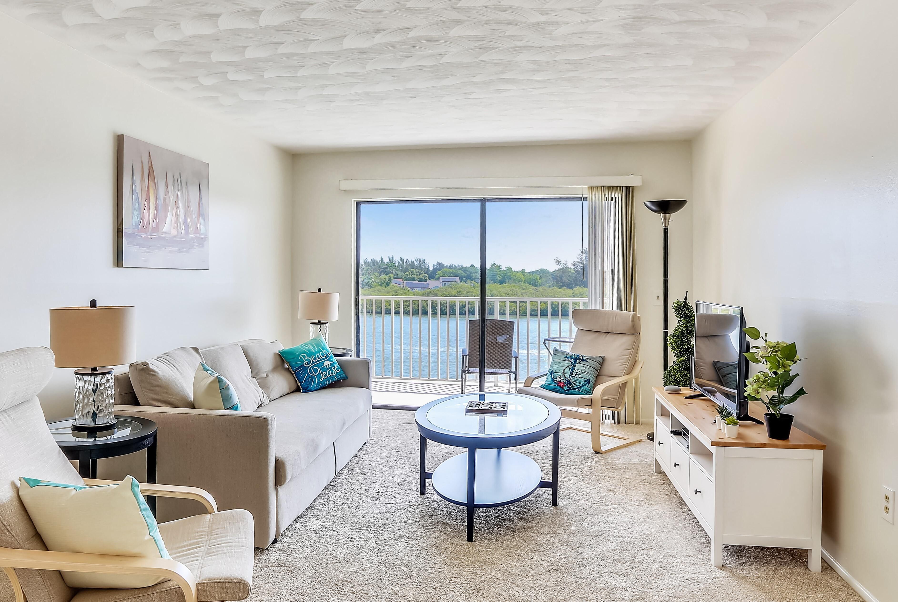 Condo, 1 Queen Bed with Sofa bed (Bayshore Yacht & Tennis 314) | Living area | TV