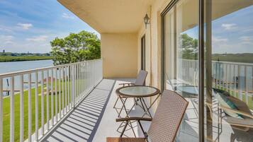 Condo, 1 Queen Bed with Sofa bed (Bayshore Yacht & Tennis 314) | Terrace/patio