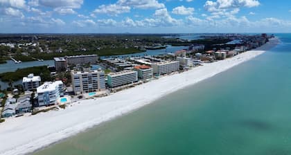 Bayshore Yacht & Tennis 314