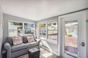 Casa, 1 cama Queen e sofá-cama (C1-Sea Turtle) | Área de estar | TV