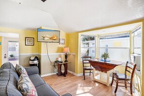 Living area - C5-sea Crab (Madeira Beach)